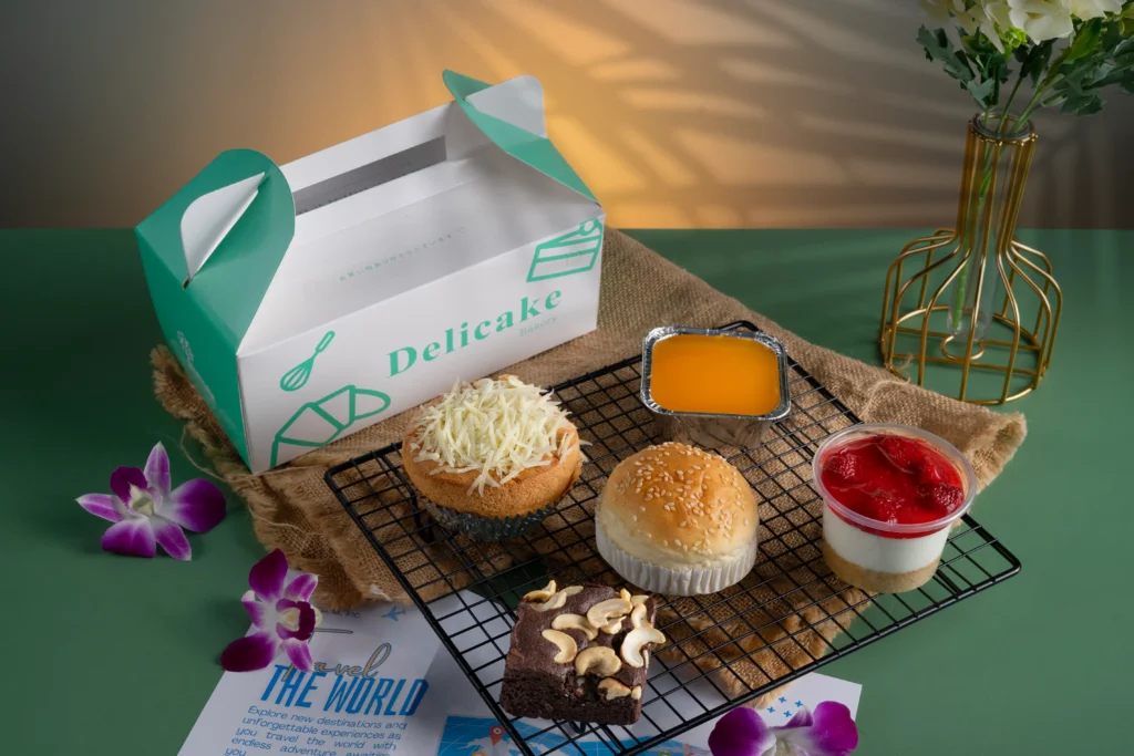 ชุด Snack Box Delicake กล่องหิ้วสีเขียวพร้อมขนม