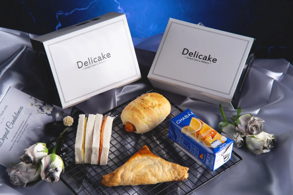 ชุดเบรค Delicake กล่องสีขาว แซนด์วิช บัน และพาย